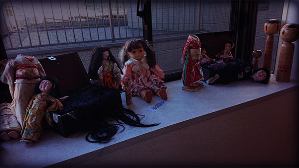 株式会社闇オフィスに置かれていた人形たち